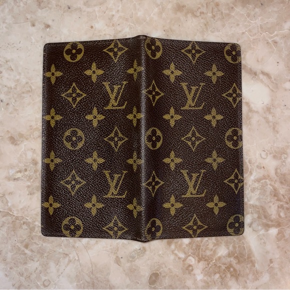 Louis Vuitton Wallet - Picture 14 of 15